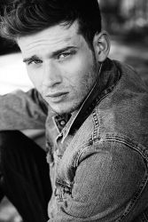 Фото №2 Оливер Старк