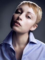 Фото №1 Ариэль Холмс