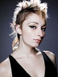 Фото №2 Ариэль Холмс