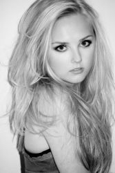 Фото №2 Миа Фрэмптон