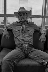 Фото №1 Брэйди Жандро