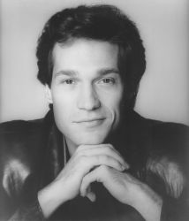 Фото №1 Джей Аковоне