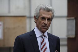 Фото №1 Джеймс Нафтон