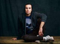 Фото №1 Адам Бакри