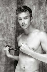 Фото №2 Елиас МакКоннелл