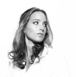 Фото №1 Дженни Пеллисер