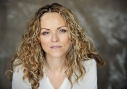 Фото №2 Анна-Луиза Плауман