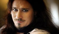 Фото №2 Туомас Холопайнен