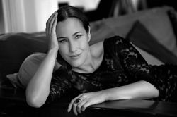 Фото №1 Мириам Шарленс