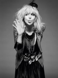 Фото №2 Кортни Лав