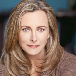 Фото №2 Лаура ДеКартере