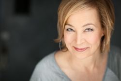 Фото №2 Кристин Уиллз