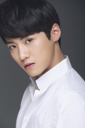 Фото №1 Юн Джон-иль