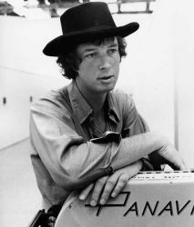 Фото №1 Майкл Крайтон