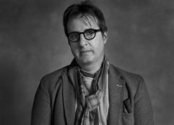 Фото №1 Джон Робин Бэйц