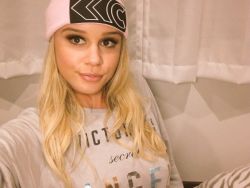 Фото №1 Алексис Адамс