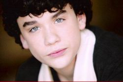 Фото №2 Йен Хайланд