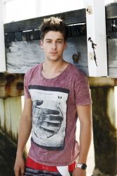 Фото №1 Линкольн Юн