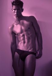 Фото №1 Чад Джеймс Бьюкэнэн