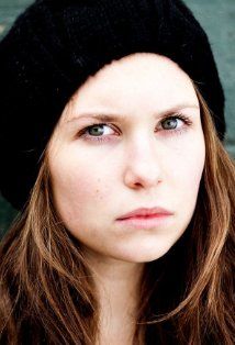 Оливия Теннет