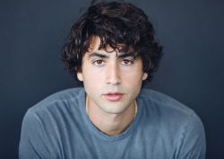 Фото №1 Эштон Мойо