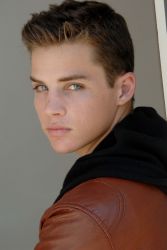 Фото №1 Джеймс Ластович