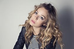 Фото №1 МакКензи Портер