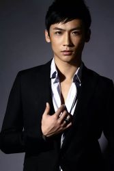 Фото №2 Е Сянмин