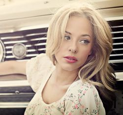 Фото №2 МакКензи Портер