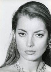 Фото №2 Жаклин Сассар