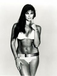 Фото №1 Кэролайн Манро