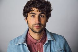 Фото №2 Эштон Мойо