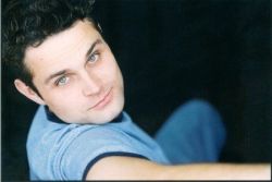 Фото №1 Дж. Майкл Грэй