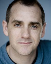 Фото №1 Йен Хьюз