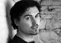 Фото №1 Пол Амос