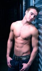 Фото №2 Брандо Итон