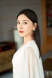 Фото №1 Хэ Линь