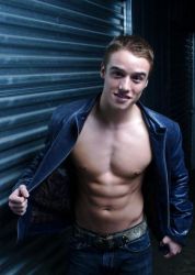 Фото №1 Брандо Итон