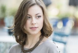 Фото №1 Лаура Дёбрёши