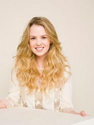 Фото №2 Эбби Кобб