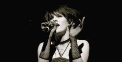 Фото №2 Клер Перо