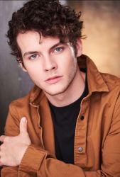 Фото №2 Джей Джей Уоррен