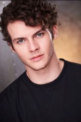 Фото №1 Джей Джей Уоррен